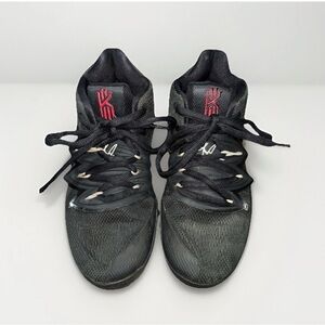 Nike Kyrie Irving Youth Sz 4 Bred Black/Red Basketball High Top Shoes Sneakers